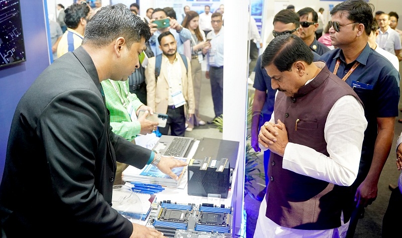मुख्यमंत्री डॉ. मोहन यादव ने नई दिल्ली में सेमीकंडक्टर इंडिया : 2026 में आयोजित प्रदर्शनी का अवलोकन किया