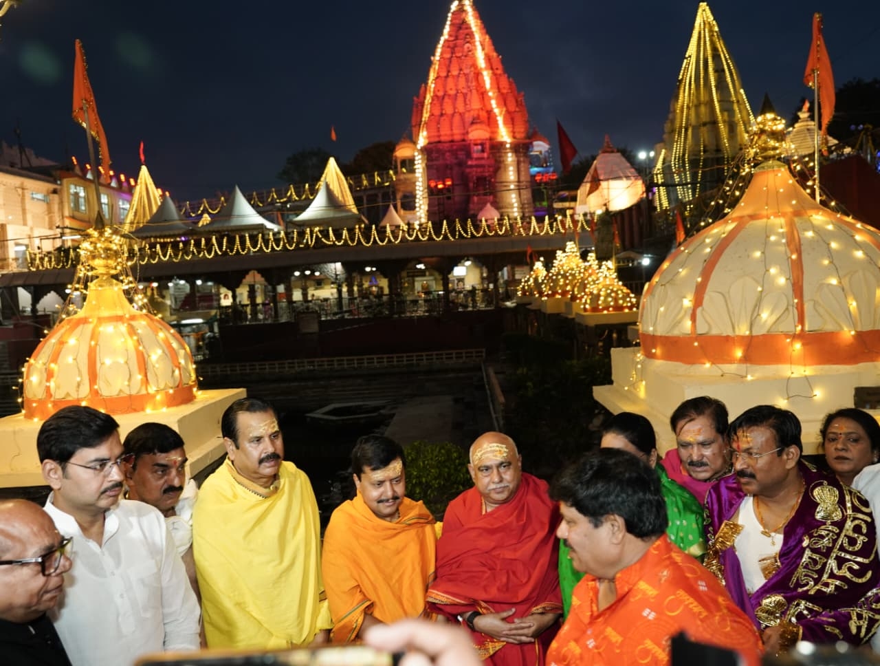 महाकाल से मांगा देशवासियों की सुख-समृद्धि का आशीर्वाद महाकाल से मांगा देशवासियों की सुख-समृद्धि का आशीर्वाद