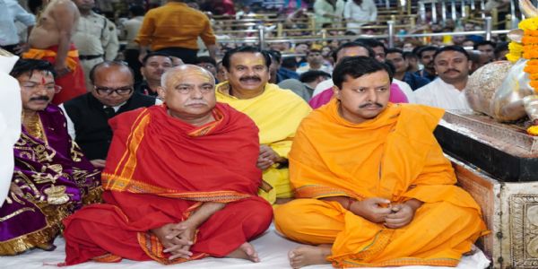 भस्म आरती में लीन दिखे भाजपा अध्यक्ष नितिन नबीन भस्म आरती में लीन दिखे भाजपा अध्यक्ष नितिन नबीन