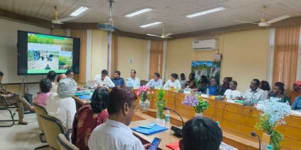 मोठ, मूंग दालों के अफ्रीकी देशों में उत्पादन की संभावनाएं बीकानेर में तलाश रहा अंतरराष्ट्रीय प्रतिनिधिमंडल मोठ, मूंग दालों के अफ्रीकी देशों में उत्पादन की संभावनाएं बीकानेर में तलाश रहा अंतरराष्ट्रीय प्रतिनिधिमंडल