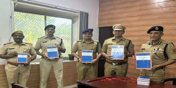 डीजी जेल अशोक राठौड़ ने किया प्रहरी प्रशिक्षण के लिए पाठ्य-पुस्तकों का विमोचन