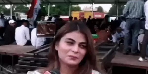 राहुल गांधी को प्रपोज करने के लिए दिल्ली से इंदौर आई युवती, बोली- शादी करना चाहती हूं
