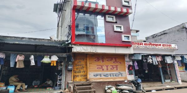 जीएसटी की टीम ने की हमीरपुर में गुटका कारोबारी के घर- गाेदाम की जांच पड़ताल, कर चोरी से जुड़ा है मामला