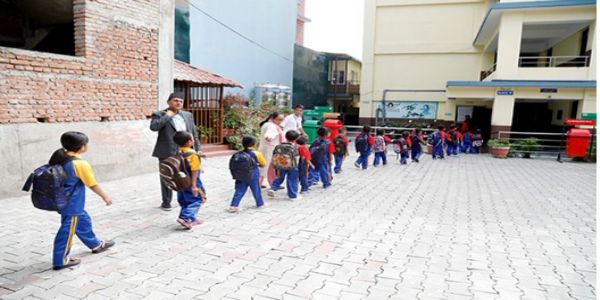 नेपाल की बाढ़ में 102 बच्चों ने खोए माता-पिता, 17 हजार बच्चों को संरक्षण की जरूरत