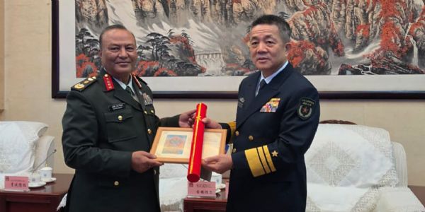नेपाली सेना प्रमुख सिग्देल ने चीनी रक्षा मंत्री डोंग जुन से की शिष्टाचार मुलाकात