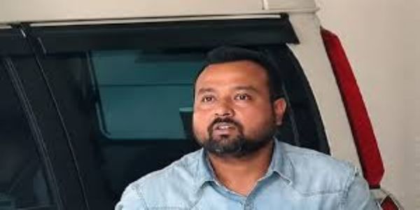 जमीन मामले के बाद सुमित राय पर भर्ती भ्रष्टाचार का भी मामला