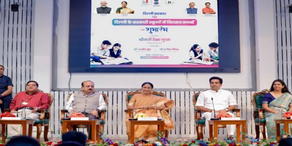 रेखा गुप्ता ने 75 सीएम श्री सरकारी विद्यालयों में हेरिटेज क्लबों की स्थापना का किया शुभारंभ