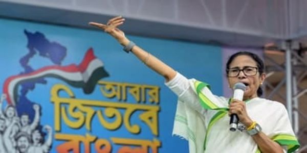 नंदीग्राम उपचुनाव : ममता बनर्जी ने किया कांग्रेस को समर्थन का ऐलान, चुनाव आयोग पर साधा निशाना