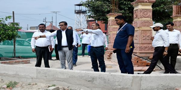 अपर मुख्य सचिव पर्यटन ने दीपोत्सव की तैयारियों का किया स्थलीय निरीक्षण