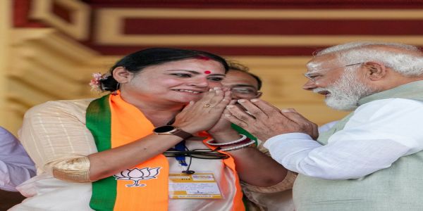 मोदी जी सिर्फ प्रधानमंत्री नहीं, हमारे सेवक और अभिभावक हैं : अग्निमित्रा पाल