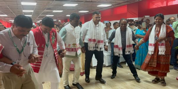 रांची समाहरणालय में धूमधाम से मना करमा पूर्व संध्या समारोह, डीसी और एसएसपी ने की प्रकृति पूजा की सराहना