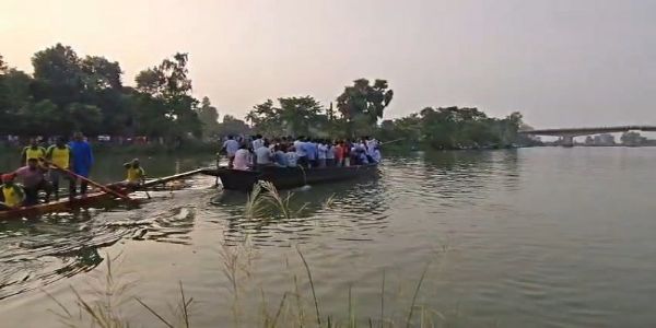 विश्वकर्मा पूजा पर टांगन नदी में 85वीं नौका रेस सम्पन्न
