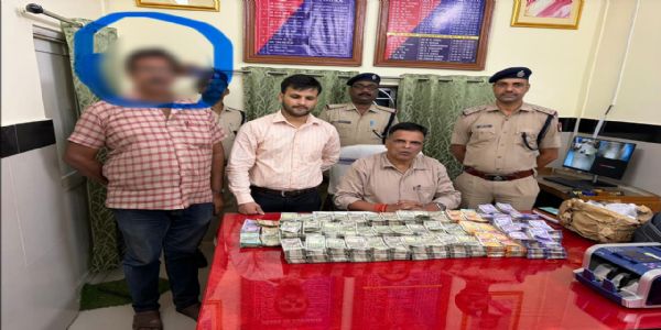 खड़गपुर रेलवे स्टेशन पर 60.55 लाख रुपये नकद बरामद