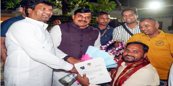 अंतरराष्ट्रीय तैराक सतेन्द्र सिंह लोहिया ने नई दिल्ली में मुख्यमंत्री डॉ. यादव से की भेंट