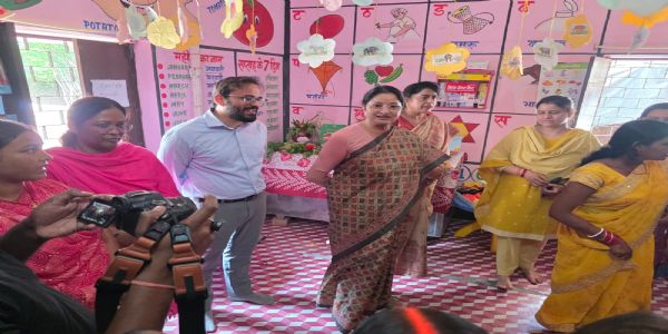 राष्ट्रीय पोषण माह के तहत आंगनबाड़ी केंद्रों में पोषण और स्वास्थ्य जागरूकता कार्यक्रम