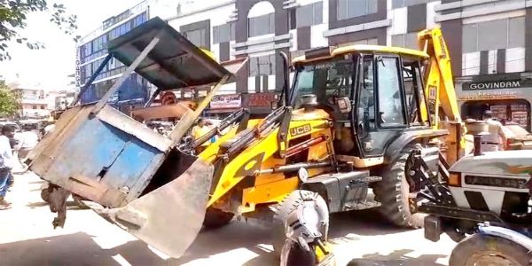 रेलवे स्टेशन, रोडवेज क्षेत्र में चला अतिक्रमण हटाओ अभियान