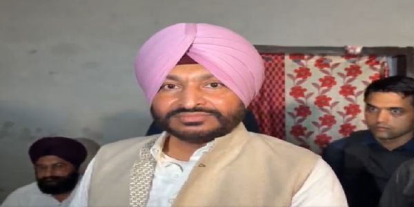 पठानकोट जाते समय पूर्व केंद्रीय मंत्री रवनीत बिट्टू के काफिले पर हमला