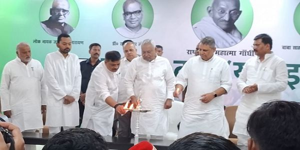 प्रबोधन कार्यक्रम का उद्घाटन कर नीतीश कुमार तुरंत निकले, जदयू ने कहा- कार्यक्रम में रुकना तय नहीं था