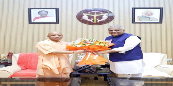 मुख्यमंत्री योगी से केंद्रीय मंत्री भूपेंद्र यादव ने की शिष्टाचार भेंट