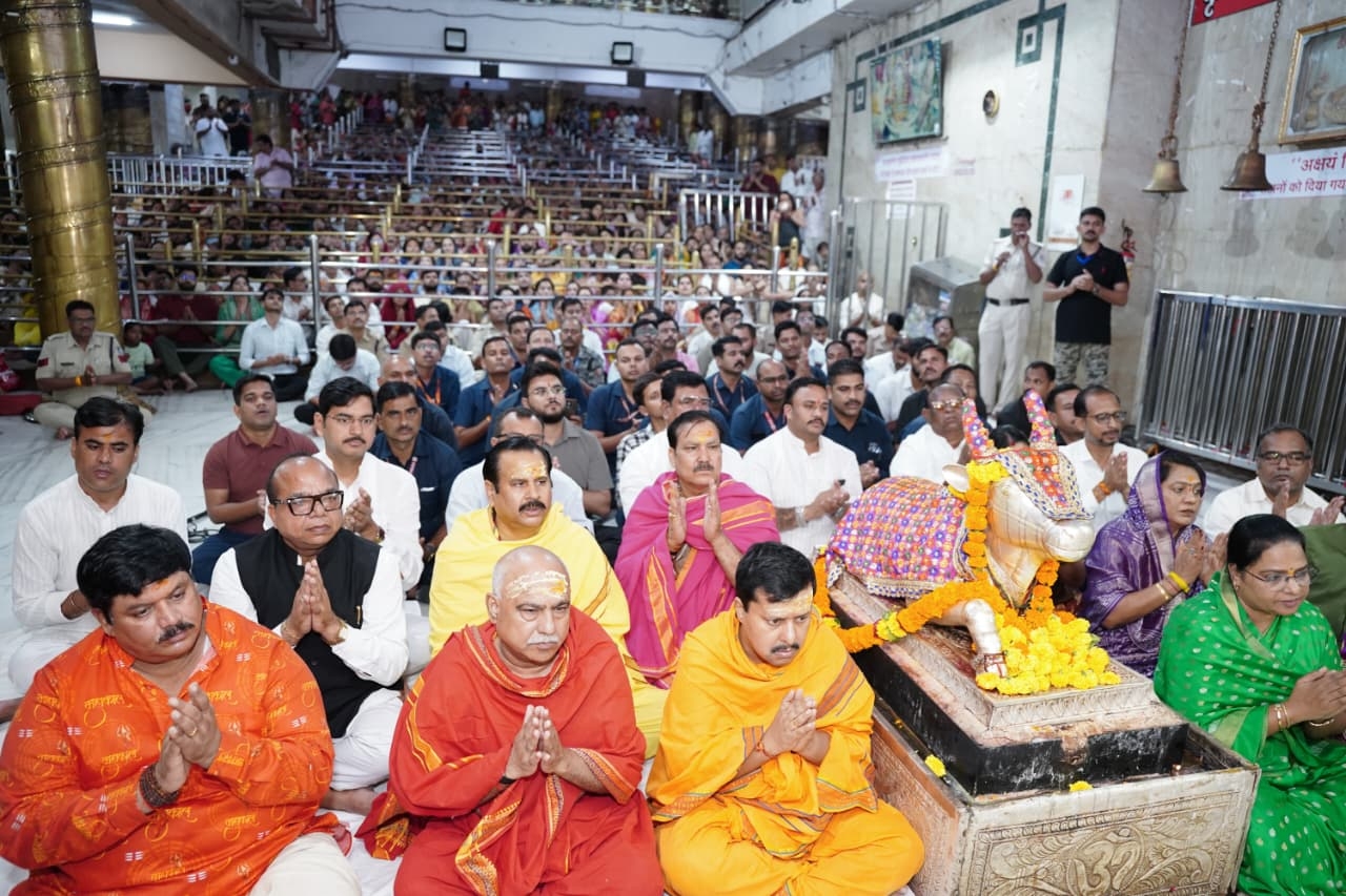 भस्म आरती में लीन दिखे भाजपा अध्यक्ष नितिन नबीन भस्म आरती में लीन दिखे भाजपा अध्यक्ष नितिन नबीन