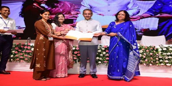 लखनऊ में विभिन्न मंत्रालयों एवं विभागों में चयनित 209 अभ्यर्थियों को नियुक्ति पत्र प्रदान किए गए