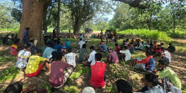 प्रधानमंत्री आवास व व्हीबी-ग्राम-जी के कार्यों का निरीक्षण कर हितग्राहियों से किया संवाद