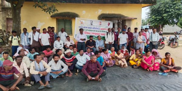 भारत माला और बाईपास सड़क के विरोध में ग्रामीणों की बैठक