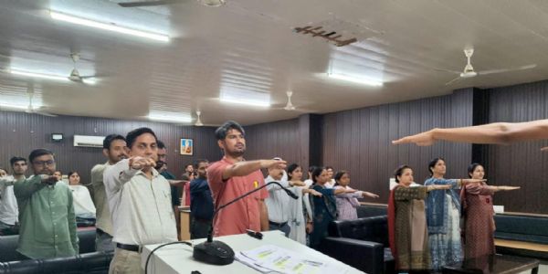नशामुक्त भारत के लिए जीडीसी बसोहली में विद्यार्थियों ने ली शपथ
