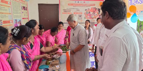अयोध्या : सदर तहसील में पोषण का संदेश, विधायक ने बच्चों का कराया अन्नप्राशन