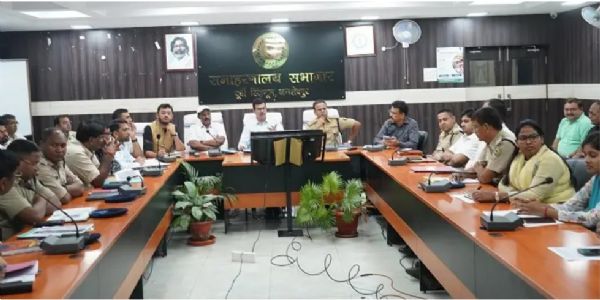 सभी विभागों के आपसी समन्वय से सडक दुर्घटनाओं में आएगी कमी : डीसी