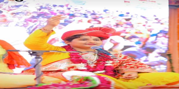 श्रीमद्भागवत कथा के चतुर्थ दिवस धूमधाम से मनाया गया श्रीकृष्ण जन्मोत्सव