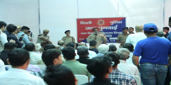 उपराज्यपाल ने थाना दिवस जनसुनवाई में लोगों की शिकायतें सुनीं