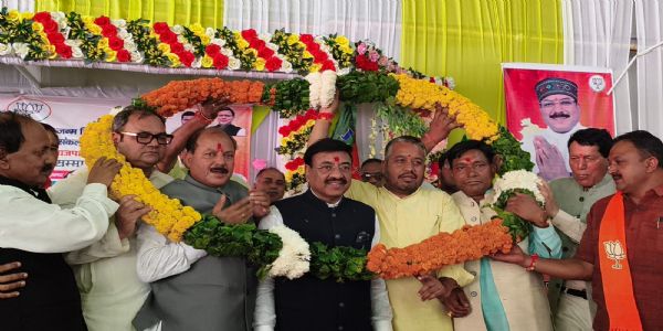 कार्यकर्ता मिलन और सदस्यता अभियान के दौरान निकाली विशाल रैली