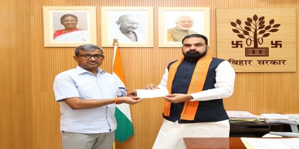 मुख्यमंत्री सम्राट चौधरी ने राहत कोष में एक माह का वेतन दिया