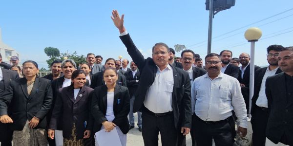 अधिवक्ताओं ने उपनिबंधक रजिस्ट्री पर लगाया दुर्व्यवहार का आरोप