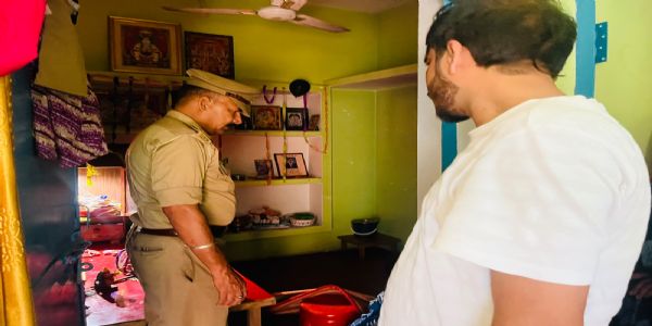 औरैया : सूने मकान का ताला तोड़कर लाखों के जेवरात चोरी