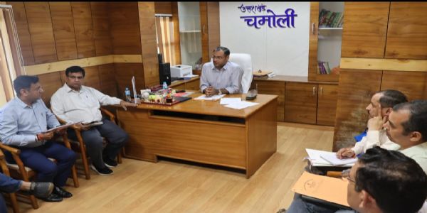 जोशीमठ सीवरेज व पेयजल परियोजना के कार्य इसी माह होंगें शुरू : डीएम