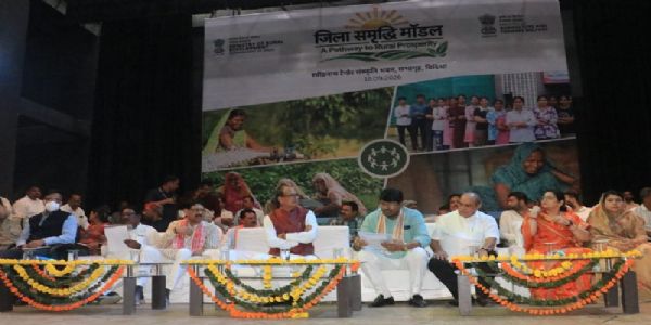 केन्द्रीय मंत्री शिवराज सिंह ने विदिशा जिले में किया जिला समृद्धि मॉडल परियोजना का शुभारंभ केन्द्रीय मंत्री शिवराज सिंह ने विदिशा जिले में किया जिला समृद्धि मॉडल परियोजना का शुभारंभ