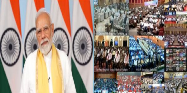 प्रधानमंत्री नरेन्द्र मोदी शनिवार को 20वें रोजगार मेले को वीडियो कॉन्फ्रेंस के माध्यम से संबोधित करते हुए प्रधानमंत्री नरेन्द्र मोदी शनिवार को 20वें रोजगार मेले को वीडियो कॉन्फ्रेंस के माध्यम से संबोधित करते हुए