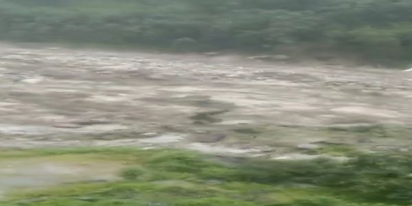 बनतोली के पास चट्टान टूटने से मोरखण्डा नदी में आया भारी मलबा, जलस्तर बढ़ा, प्रशासन ने जारी किया अलर्ट