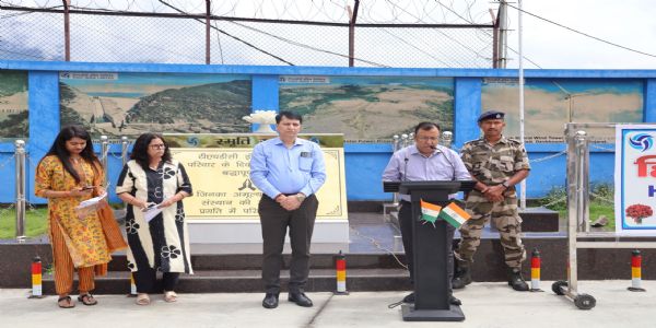 हिंदी आपसी समन्वय बनाने व सोचने-समझने की सबसे सशक्त भाषा