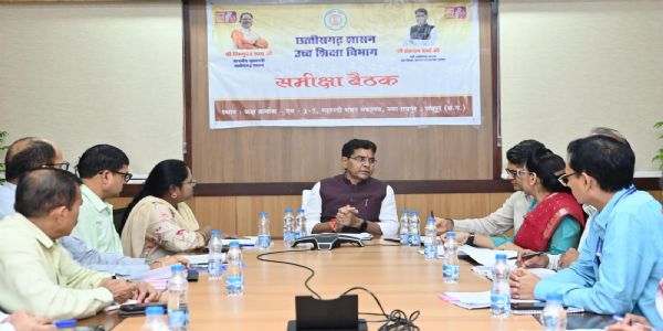 सात सौ सहायक प्राध्यापकों की भर्ती और पदोन्नति प्रक्रिया में तेजी लाने दिए गए निर्देश