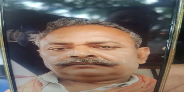 तेज रफ्तार अनियंत्रित कार ने गनमैन को मारी टक्कर, मौत