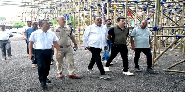 नवरात्रि पर्व की तैयारियों को लेकर कलेक्टर एवं एसपी ने किया श्री दुर्गा पूजा उत्सव नैला आयोजन स्थल का निरीक्षण