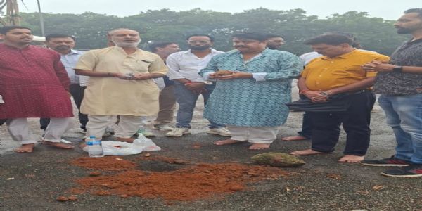 श्रीकृष्ण जन्मोत्सव पर दही हांडी प्रतियोगिता के लिए हुआ भूमि पूजन