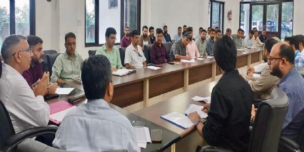 बिलावर में डीसी राजेश शर्मा ने की समीक्षा बैठक