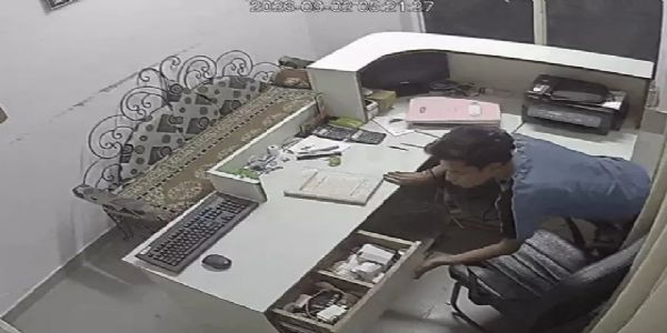 सीएनजी भरवाने आए ड्राइवर-खलासी ने गल्ले से 50 हजार चुराए