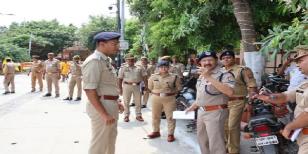 जन्माष्टमी और मुख्यमंत्री योगी की सुरक्षा में लगे 1500 पुलिसकर्मी