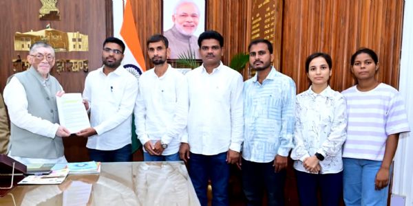 छात्र संगठनों ने की कुलाधिपति से एनपीयू की वित्तीय अनियमितताओं की शिकायत