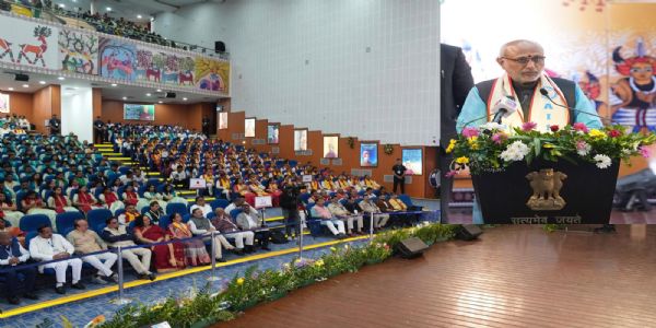 (अपडेट) नक्सल प्रभावित क्षेत्रों में विकास की नई इबारत लिख रहा छत्तीसगढ़ : उपराष्ट्रपति